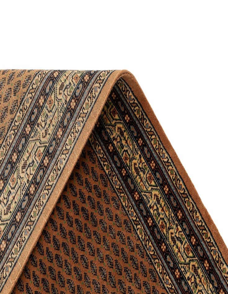 Detail image of  4' 7 x 6' 7 Mir Rug