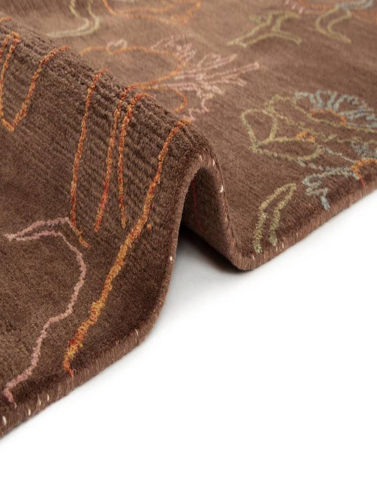 Detail image of  7' 4 x 9' 10  Hand Knotted Modern Nehmo Rug