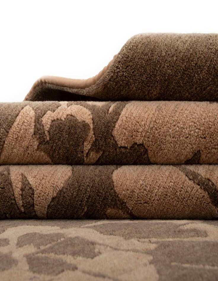 Detail image of  8' 4 x 9' 9  Hand Knotted Modern Nehmo Wool Rug