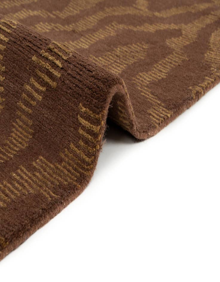 Detail image of  7' 7 x 9' 9  Hand Knotted Modern Nehmo Rug