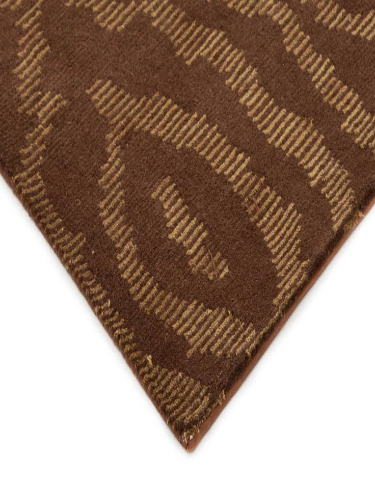 Detail image of  7' 7 x 9' 9  Hand Knotted Modern Nehmo Rug