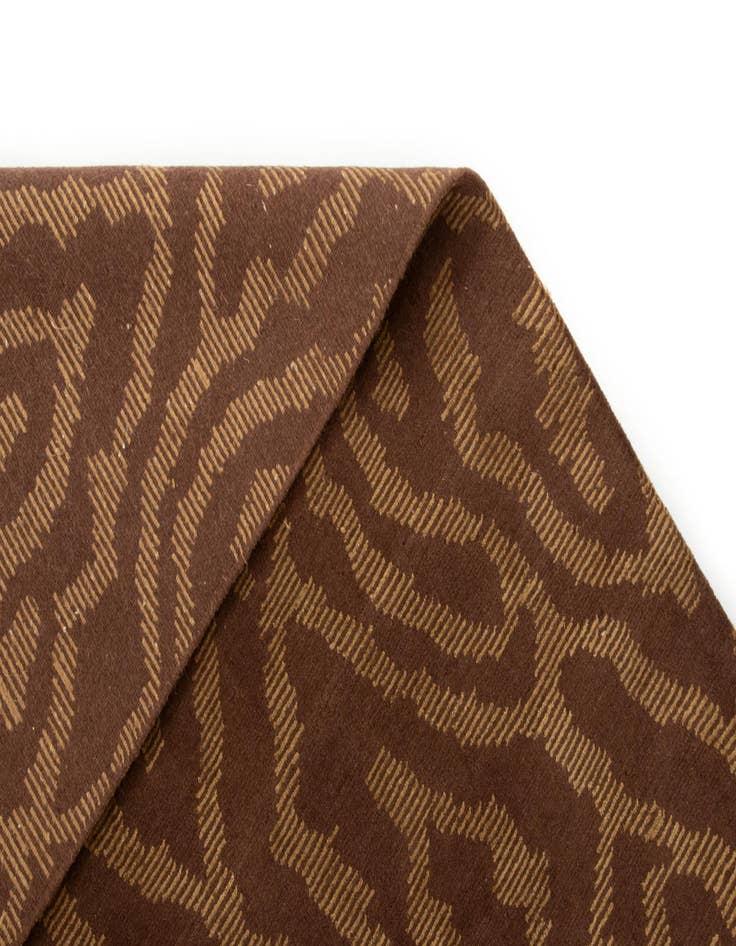 Detail image of  7' 7 x 9' 9  Hand Knotted Modern Nehmo Rug