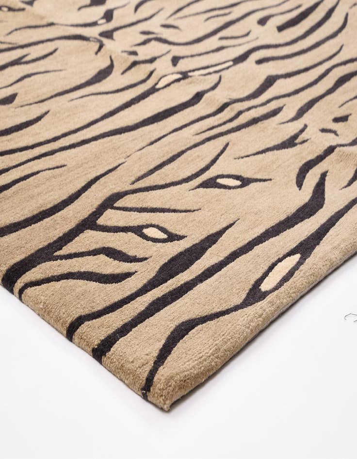 Detail image of  8' 2 x 9' 10  Hand Knotted Modern Roots Rug