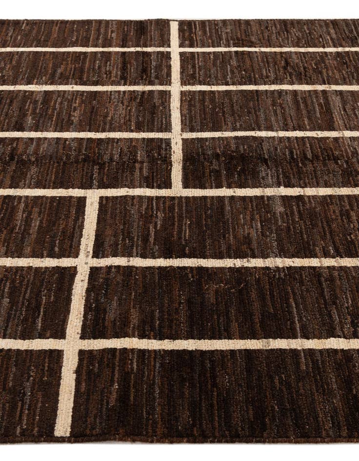 Detail image of  5' 9 x 7' 9  Hand Knotted Modern Ziegler Wool Rug