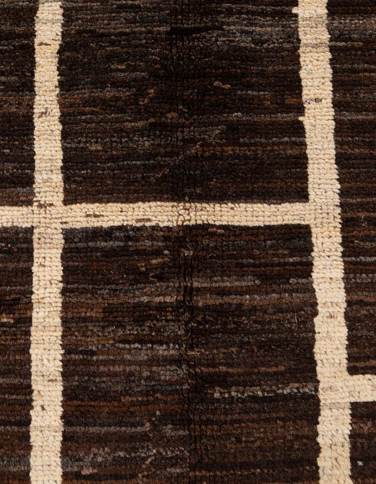 Detail image of  5' 9 x 7' 9  Hand Knotted Modern Ziegler Wool Rug