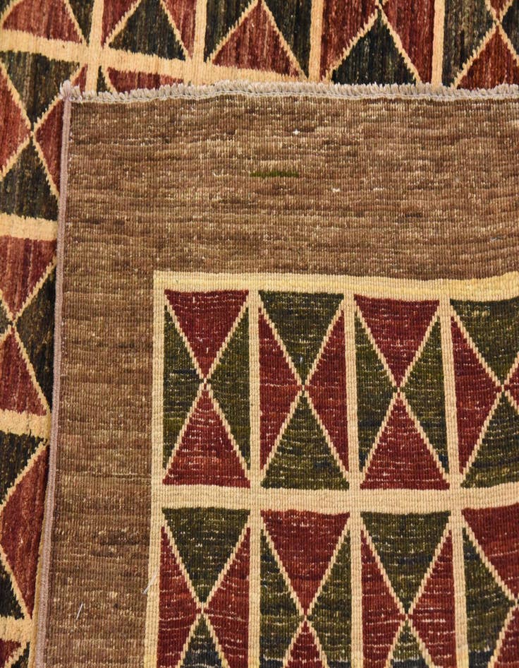 Detail image of  4' 11 x 6' 6  Hand Knotted Modern Ziegler Oriental Rug