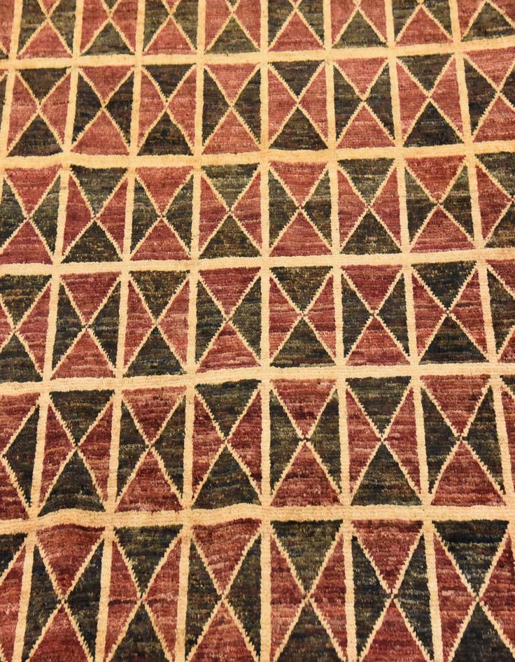 Detail image of  4' 11 x 6' 6  Hand Knotted Modern Ziegler Oriental Rug