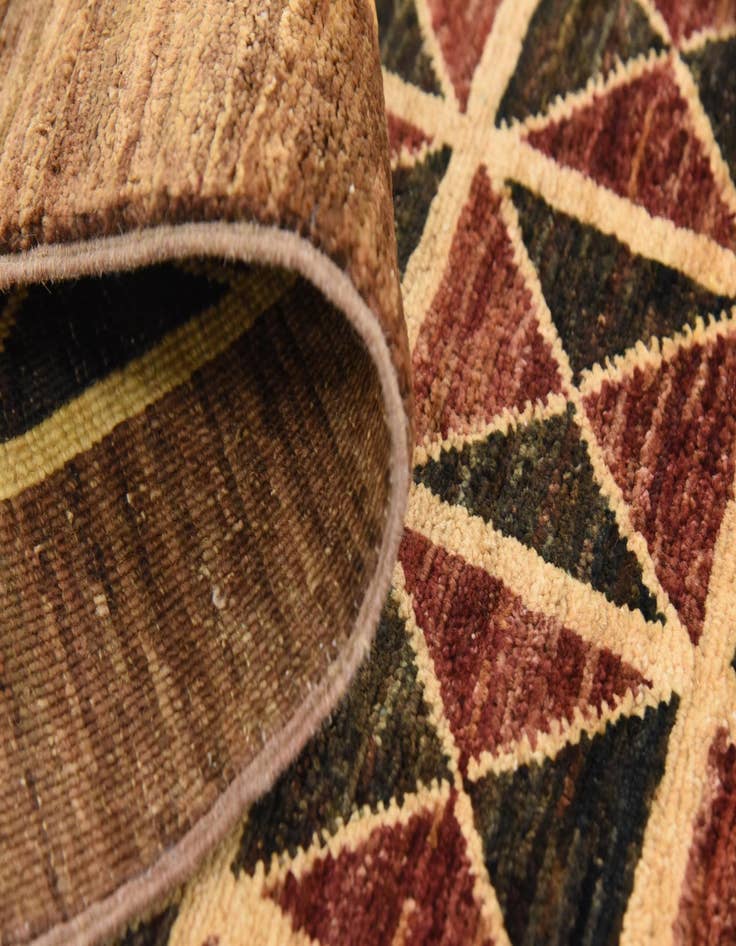 Detail image of  4' 11 x 6' 6  Hand Knotted Modern Ziegler Oriental Rug
