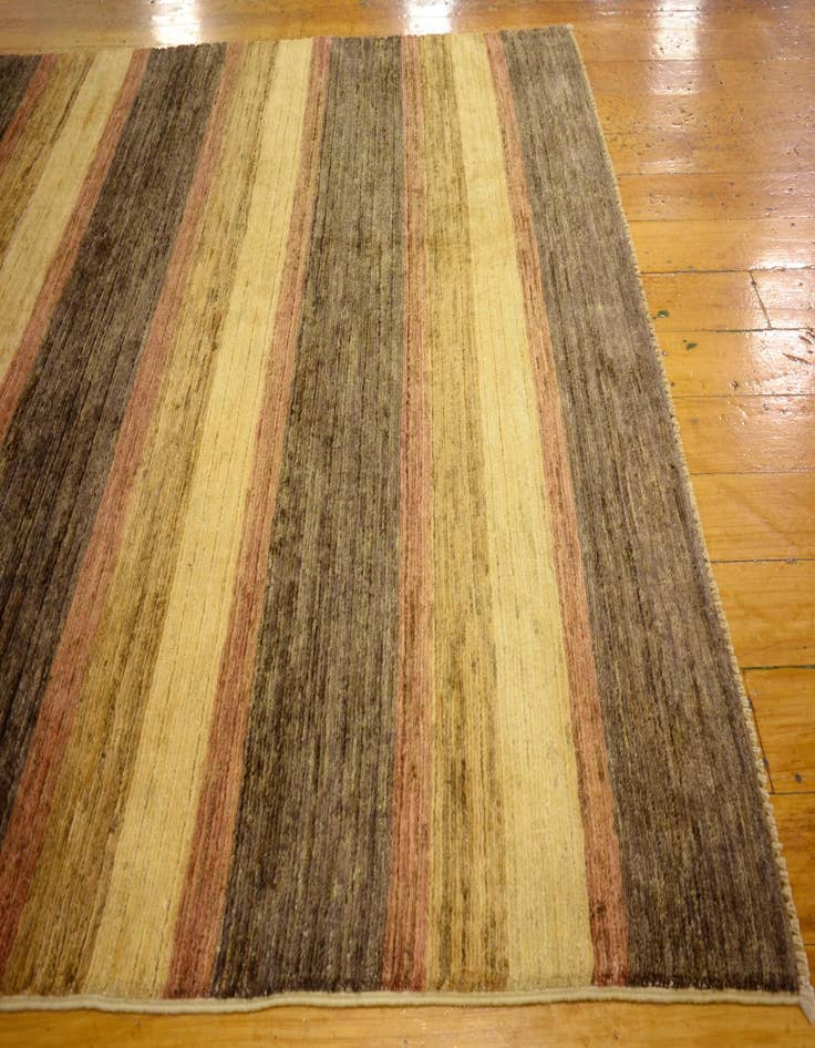 Detail image of  3' 11 x 5' 9  Hand Knotted Modern Ziegler Oriental Rug