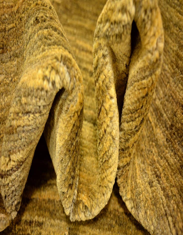 Detail image of  3' 11 x 5' 9  Hand Knotted Modern Ziegler Oriental Rug