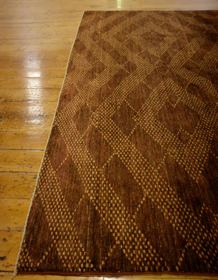 Detail image of  5' 7 x 7' 8  Hand Knotted Modern Ziegler Oriental Rug