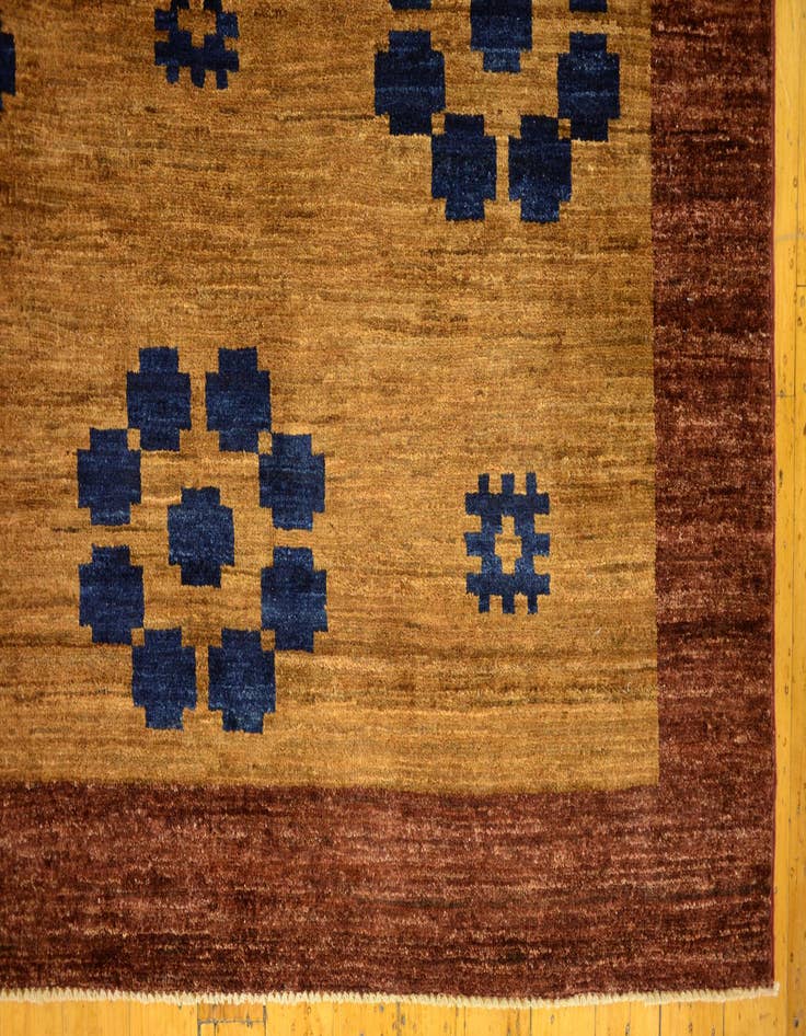 Detail image of  4' 11 x 6' 8  Hand Knotted Modern Ziegler Oriental Rug