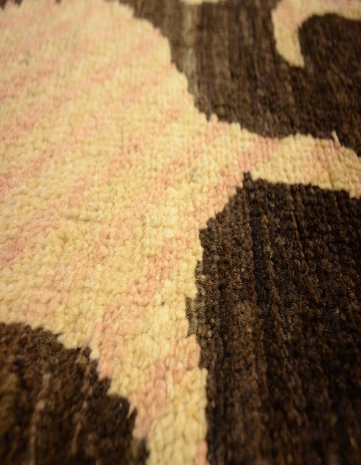 Detail image of  7' 7 x 9' 9  Hand Knotted Modern Ziegler Oriental Rug