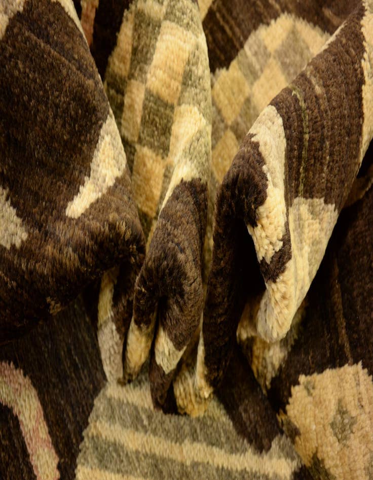 Detail image of  7' 7 x 9' 9  Hand Knotted Modern Ziegler Oriental Rug