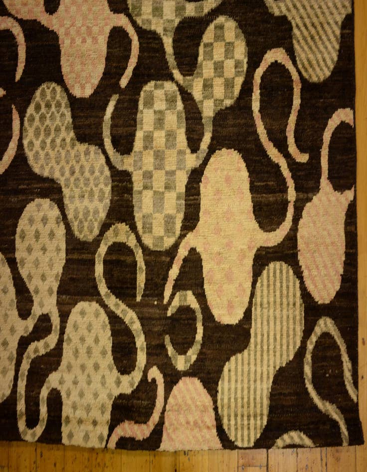 Detail image of  7' 7 x 9' 9  Hand Knotted Modern Ziegler Oriental Rug