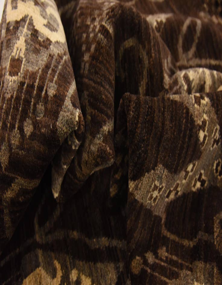 Detail image of  5' x 7' 9  Hand Knotted Modern Ziegler Rug