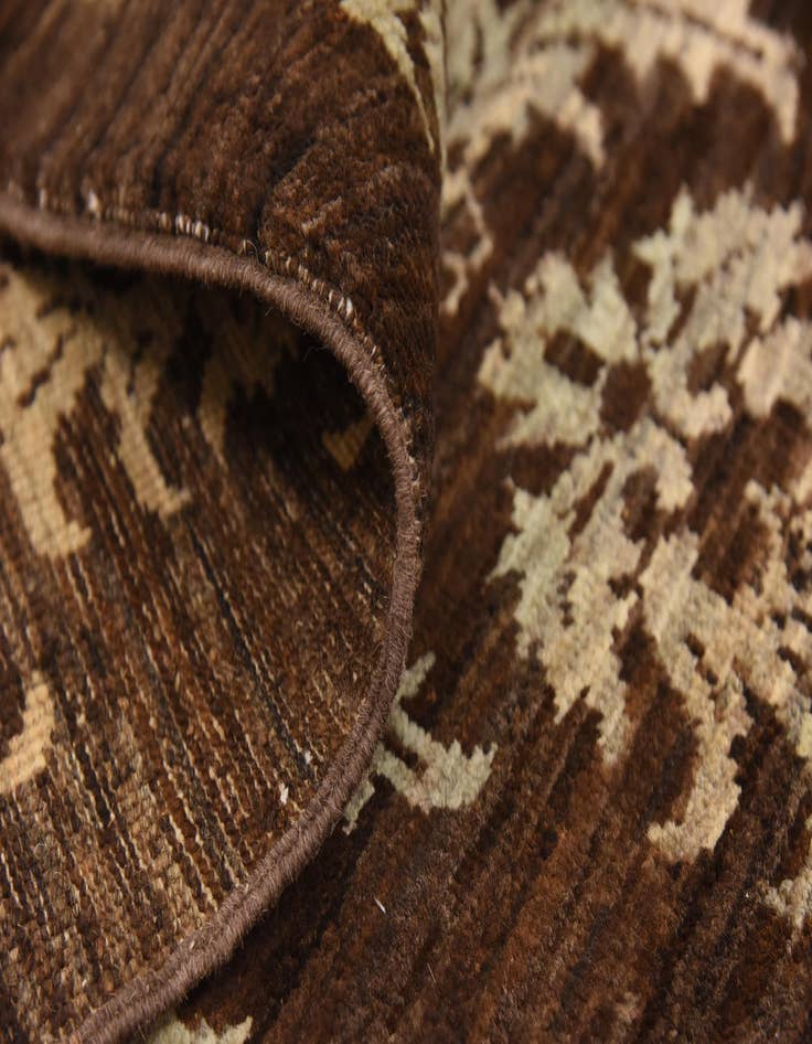 Detail image of  6' 6 x 9' 8  Hand Knotted Modern Ziegler Rug