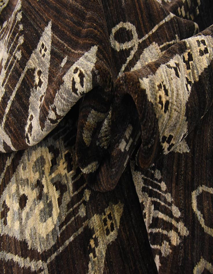 Detail image of  6' x 8' 9  Hand Knotted Modern Ziegler Rug