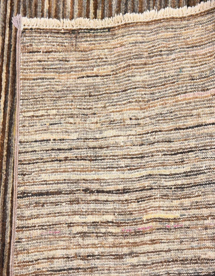 Detail image of  4' 10 x 6' 9  Hand Knotted Modern Ziegler Rug