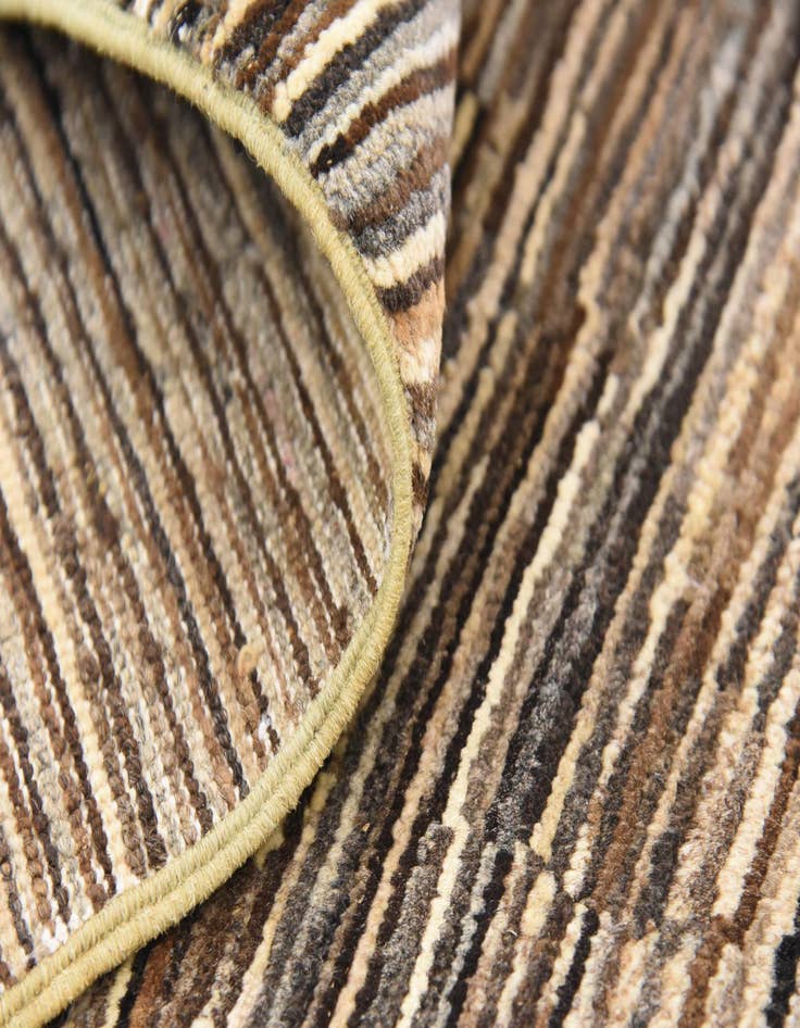 Detail image of  4' 9 x 6' 4  Hand Knotted Modern Ziegler Rug