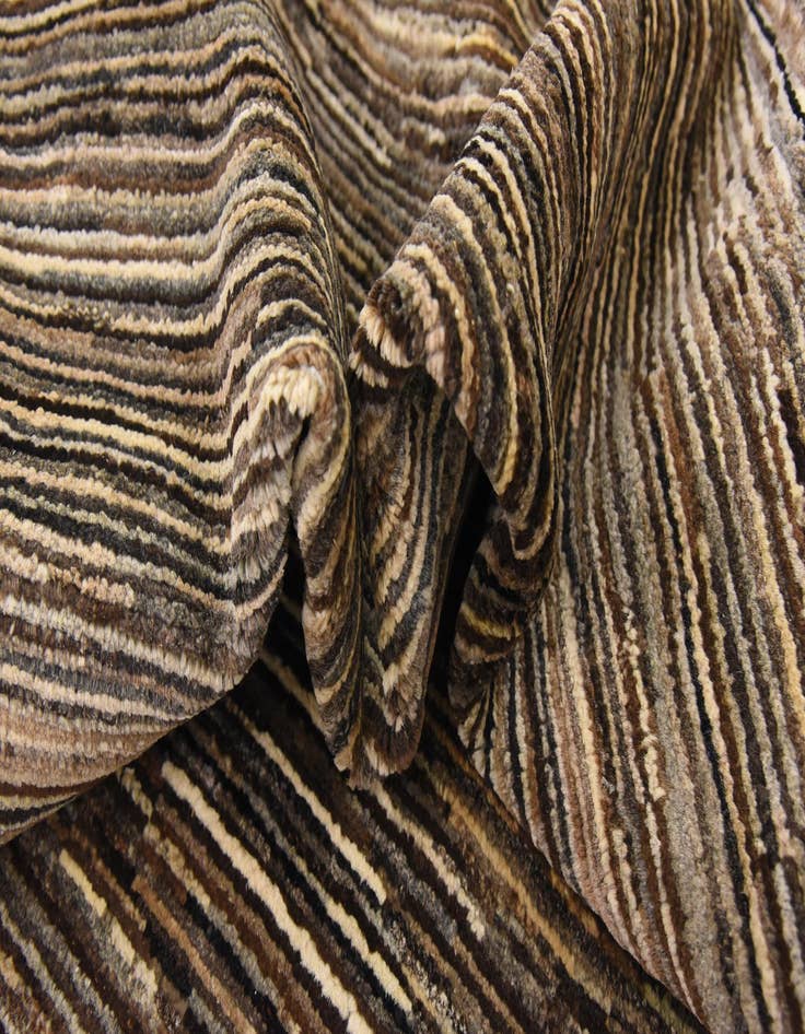 Detail image of  4' 9 x 6' 4  Hand Knotted Modern Ziegler Rug