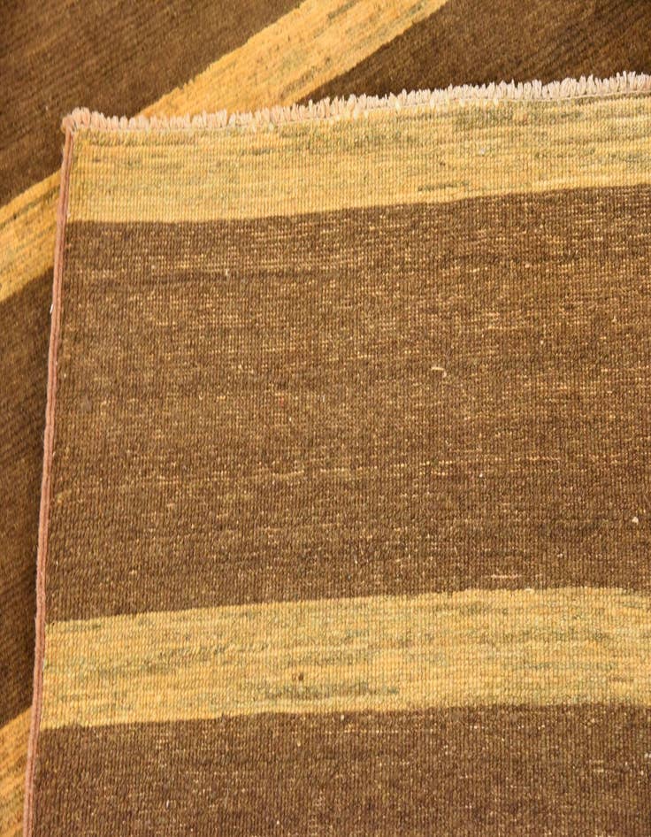 Detail image of  5' 2 x 6' 4  Hand Knotted Modern Ziegler Rug