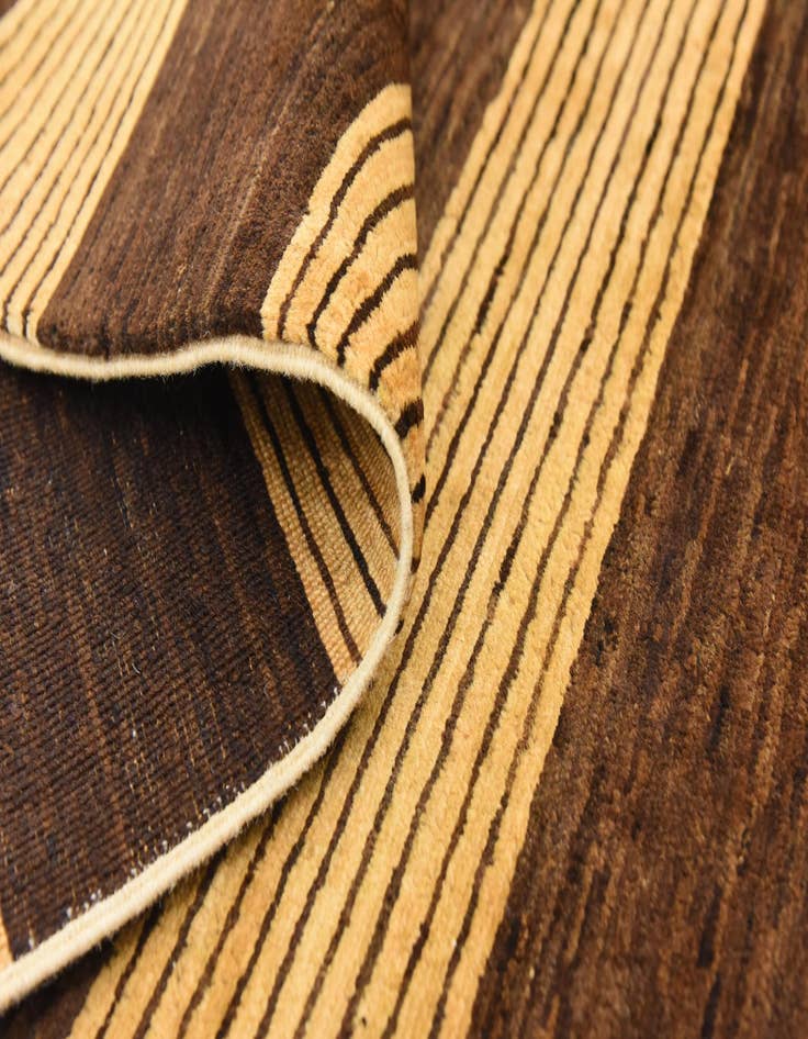 Detail image of  4' 9 x 6' 3  Hand Knotted Modern Ziegler Rug