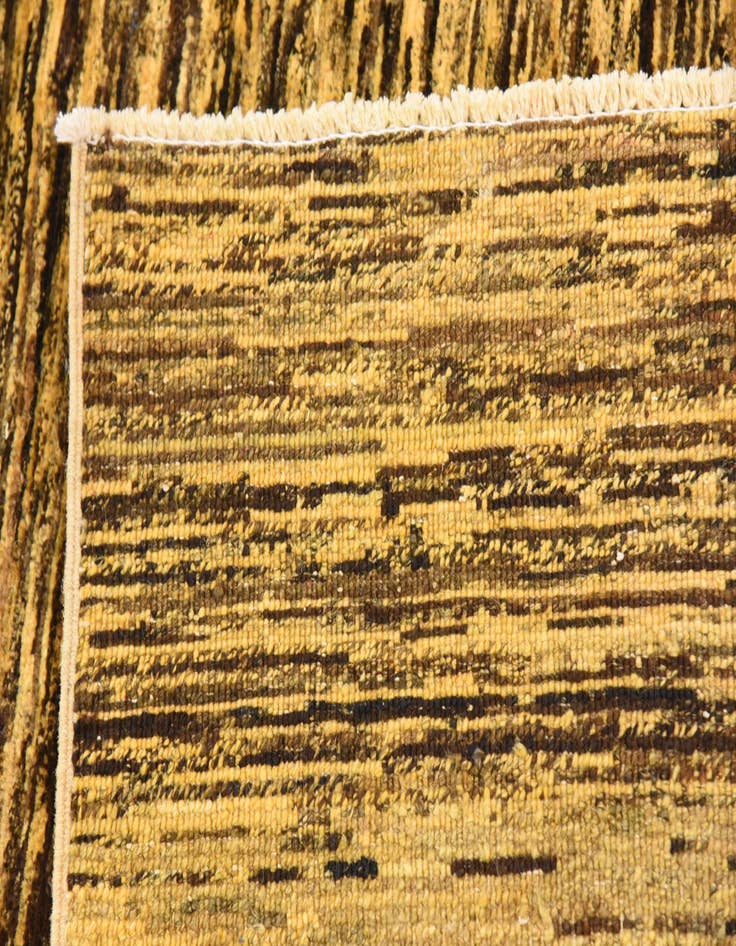 Detail image of  5' 2 x 6' 4  Hand Knotted Modern Ziegler Rug