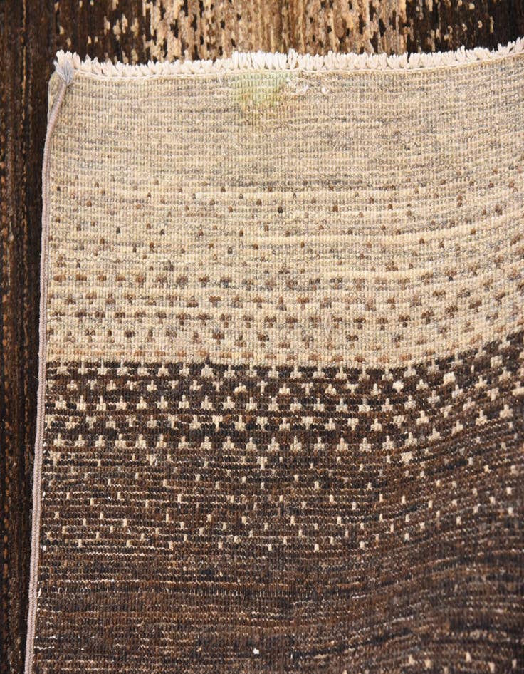 Detail image of  4' 10 x 7'  Hand Knotted Modern Ziegler Rug