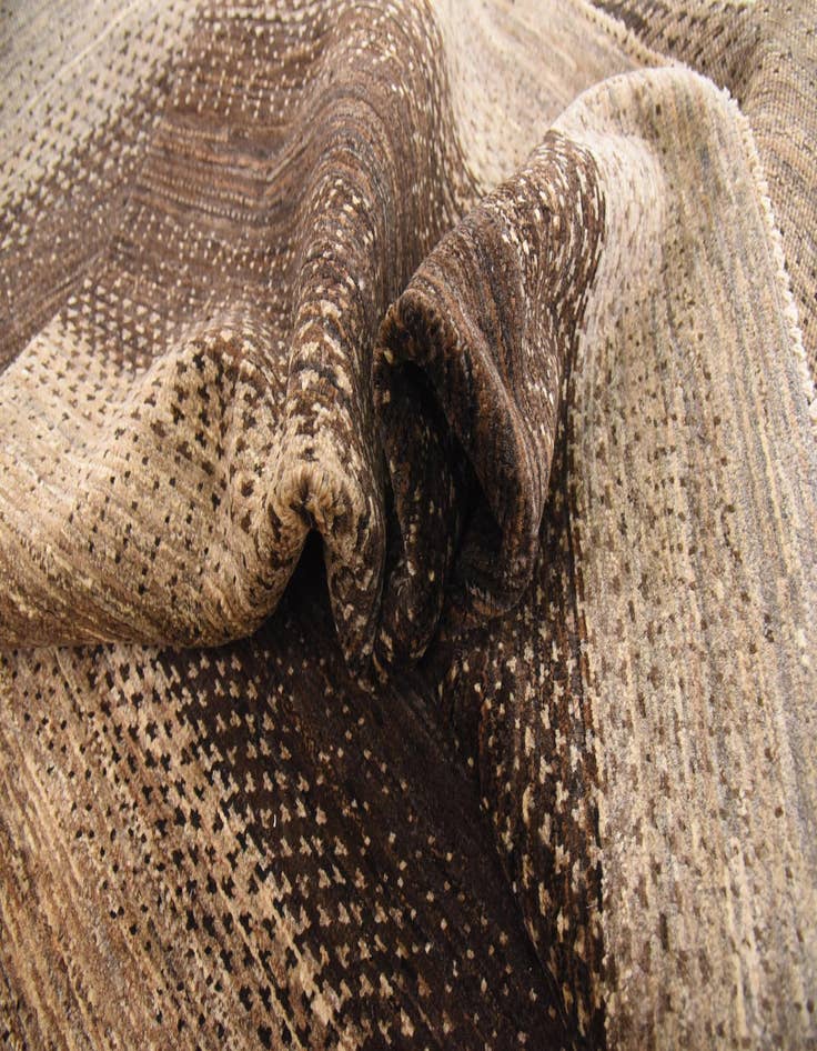 Detail image of  4' 10 x 7'  Hand Knotted Modern Ziegler Rug