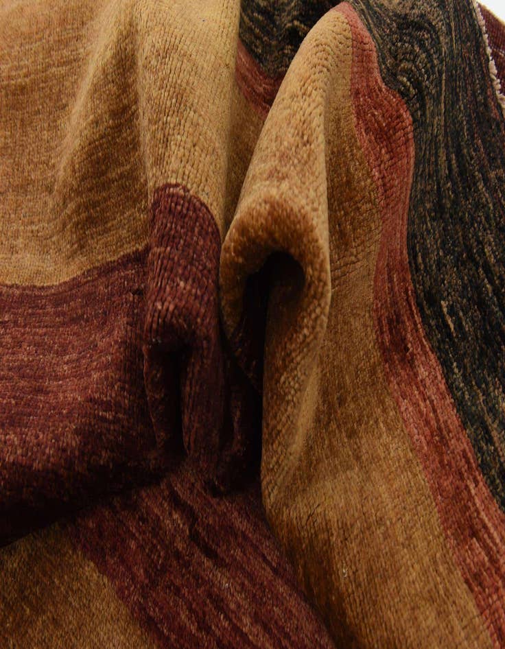 Detail image of  4' 10 x 6' 10 Modern Ziegler Rug