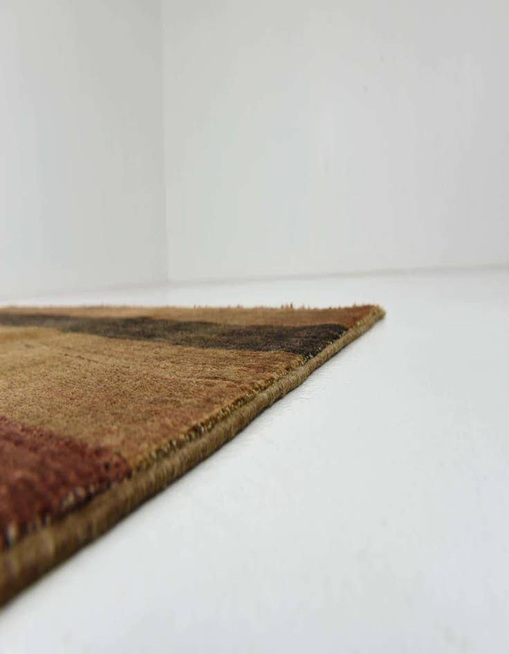 Detail image of  4' 10 x 6' 10 Modern Ziegler Rug