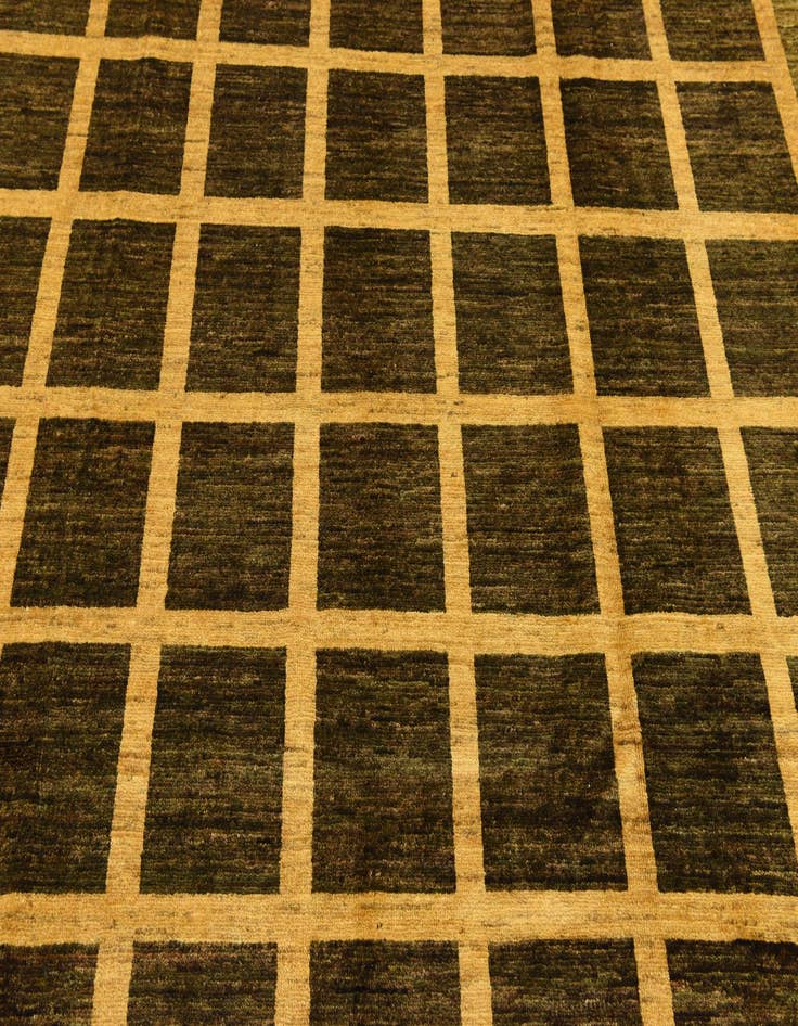 Detail image of  6' 6 x 9' 4  Hand Knotted Modern Ziegler Oriental Rug