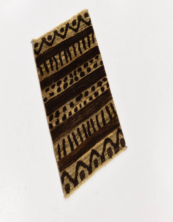 Detail image of  1' 3 x 1' 9  Hand Knotted Modern Ziegler Rug