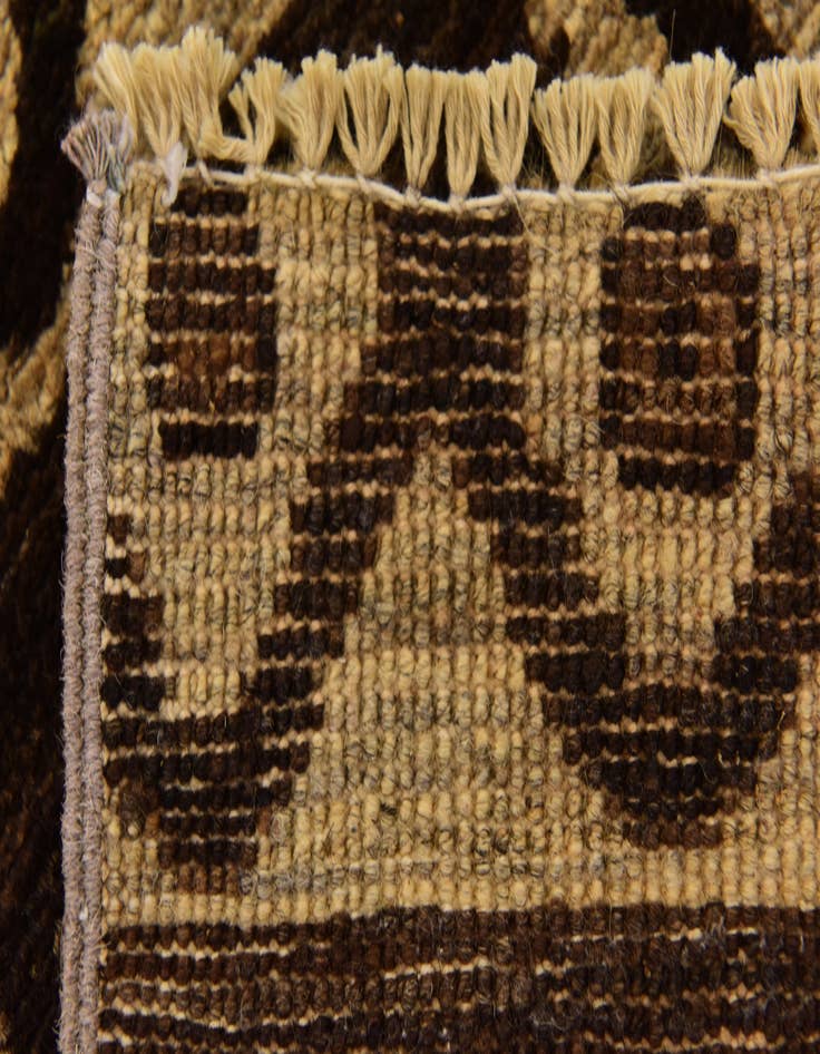 Detail image of  1' 3 x 1' 9  Hand Knotted Modern Ziegler Rug