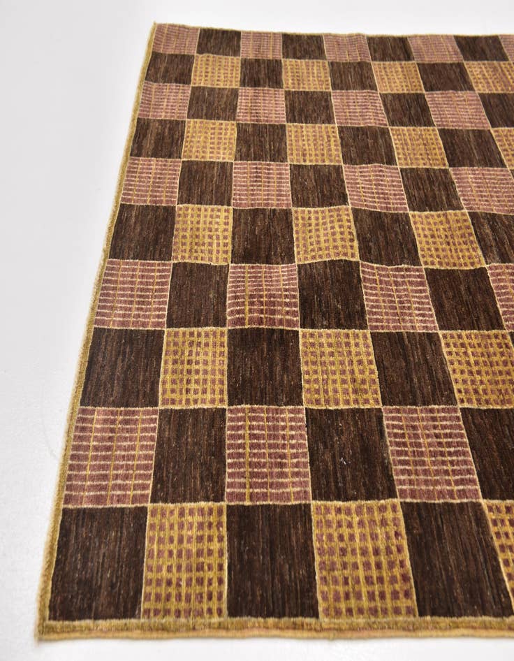 Detail image of  4' 8 x 6' 6  Hand Knotted Modern Ziegler Oriental Rug