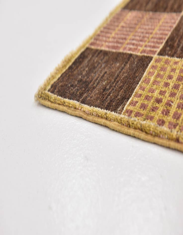 Detail image of  4' 8 x 6' 6  Hand Knotted Modern Ziegler Oriental Rug