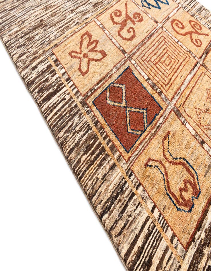 Detail image of  3' 10 x 5' 8  Hand Knotted Modern Ziegler Wool Rug