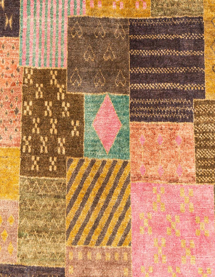 Detail image of  5' 8 x 7' 8  Hand Knotted Modern Ziegler Rug