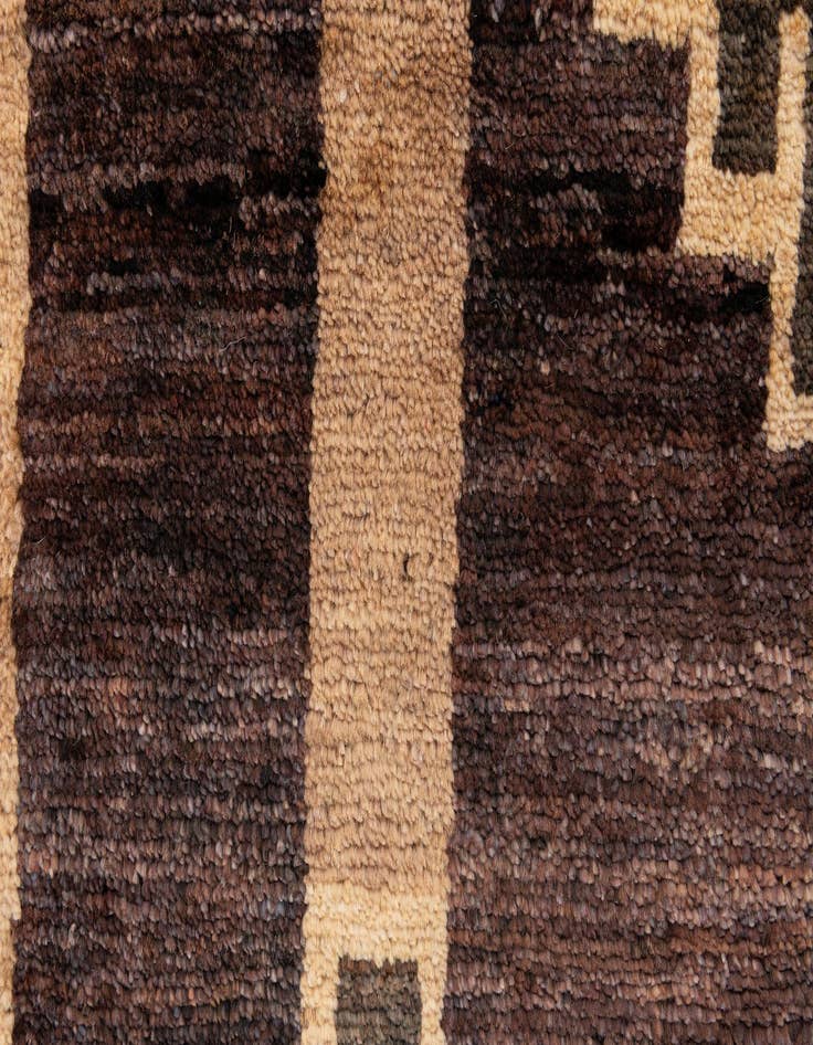 Detail image of  6' 11 x 9' 8  Hand Knotted Modern Ziegler Rug