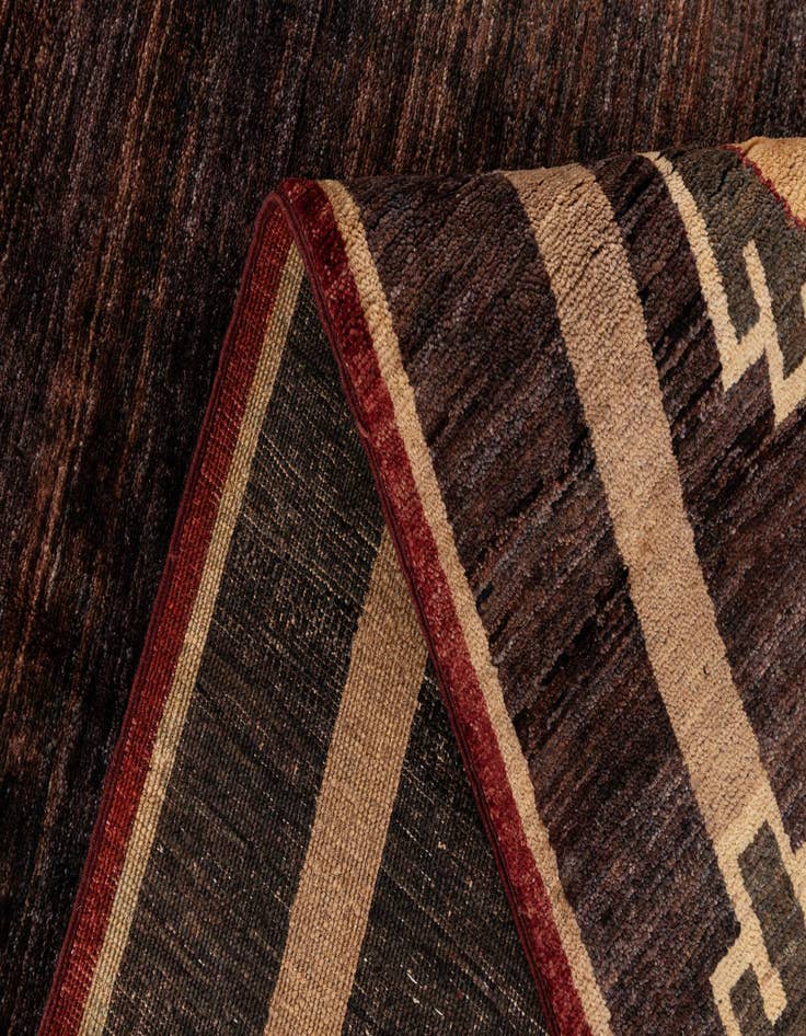 Detail image of  6' 11 x 9' 8  Hand Knotted Modern Ziegler Rug