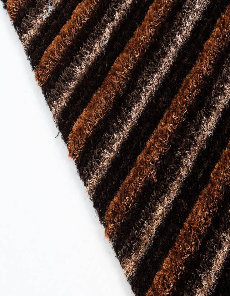 Detail image of  5' 1 x 6' 7  Hand Knotted Multi-Tone Shag Rug