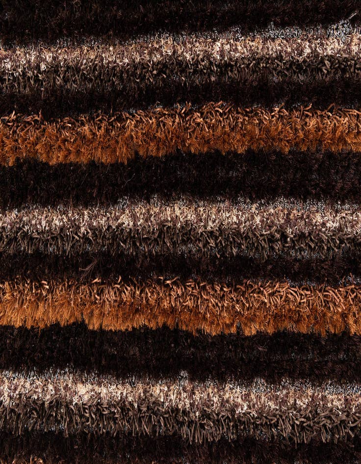 Detail image of  5' 1 x 6' 7  Hand Knotted Multi-Tone Shag Rug