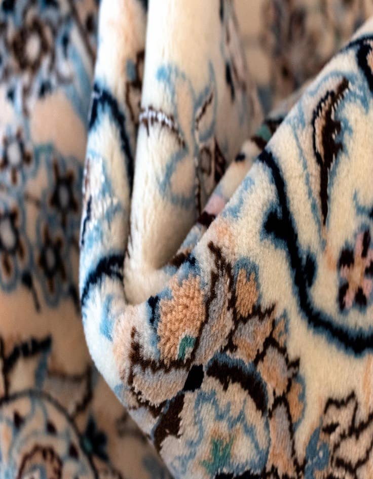 Detail image of  6' 11 x 10' 4 Nain Rug