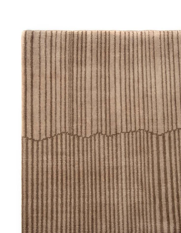 Detail image of 7' 7 x 9' 11 Hand Knotted Nemoh Wool Rug