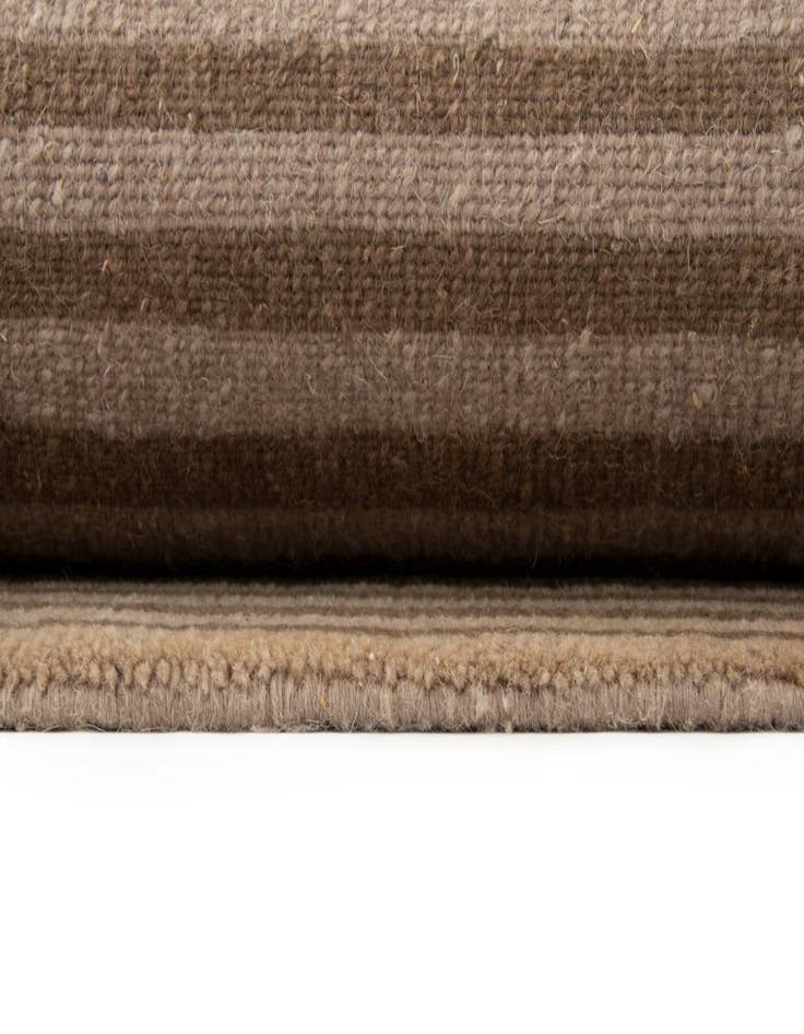 Detail image of 7' 7 x 9' 11 Hand Knotted Nemoh Wool Rug