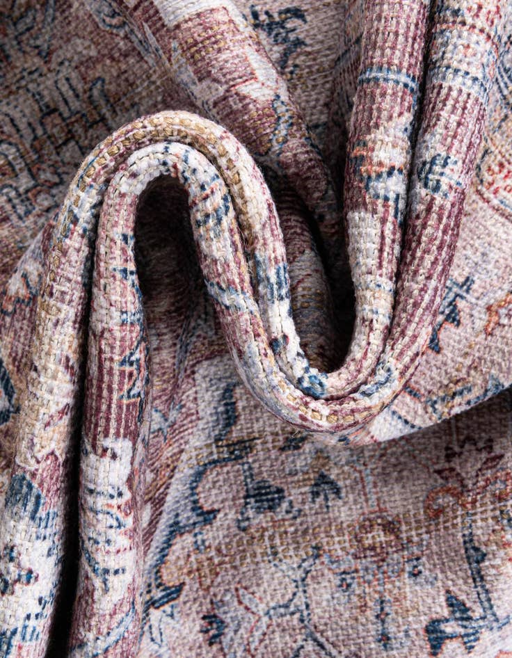 Detail image of  3' 3 x 5' 3 Nostalgia Rug