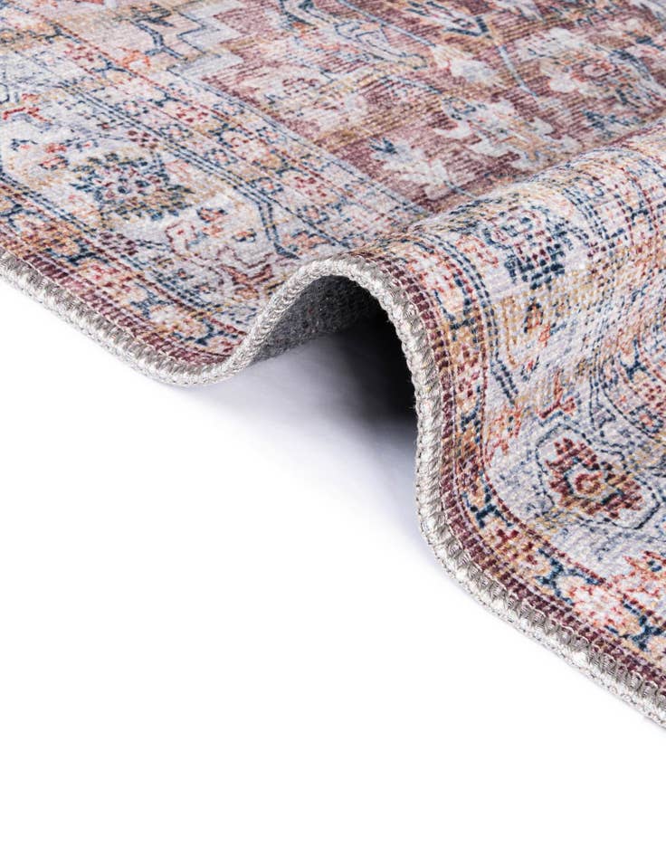 Detail image of  3' 3 x 5' 3 Nostalgia Rug