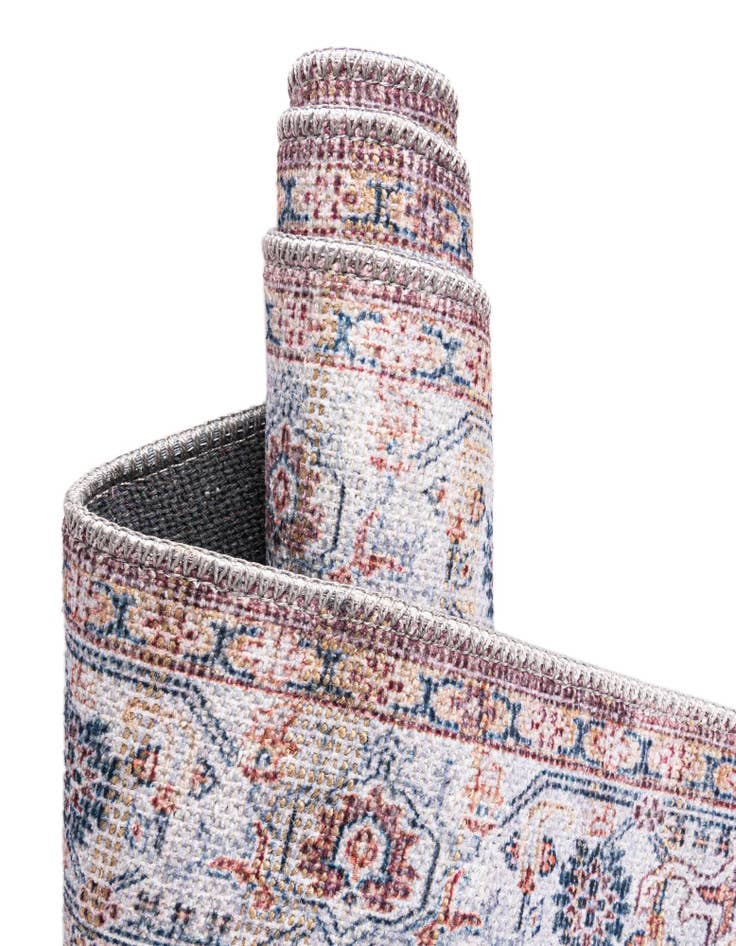 Detail image of  3' 3 x 5' 3 Nostalgia Rug