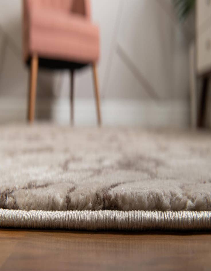 Detail image of  5' x 8' Oasis Rug